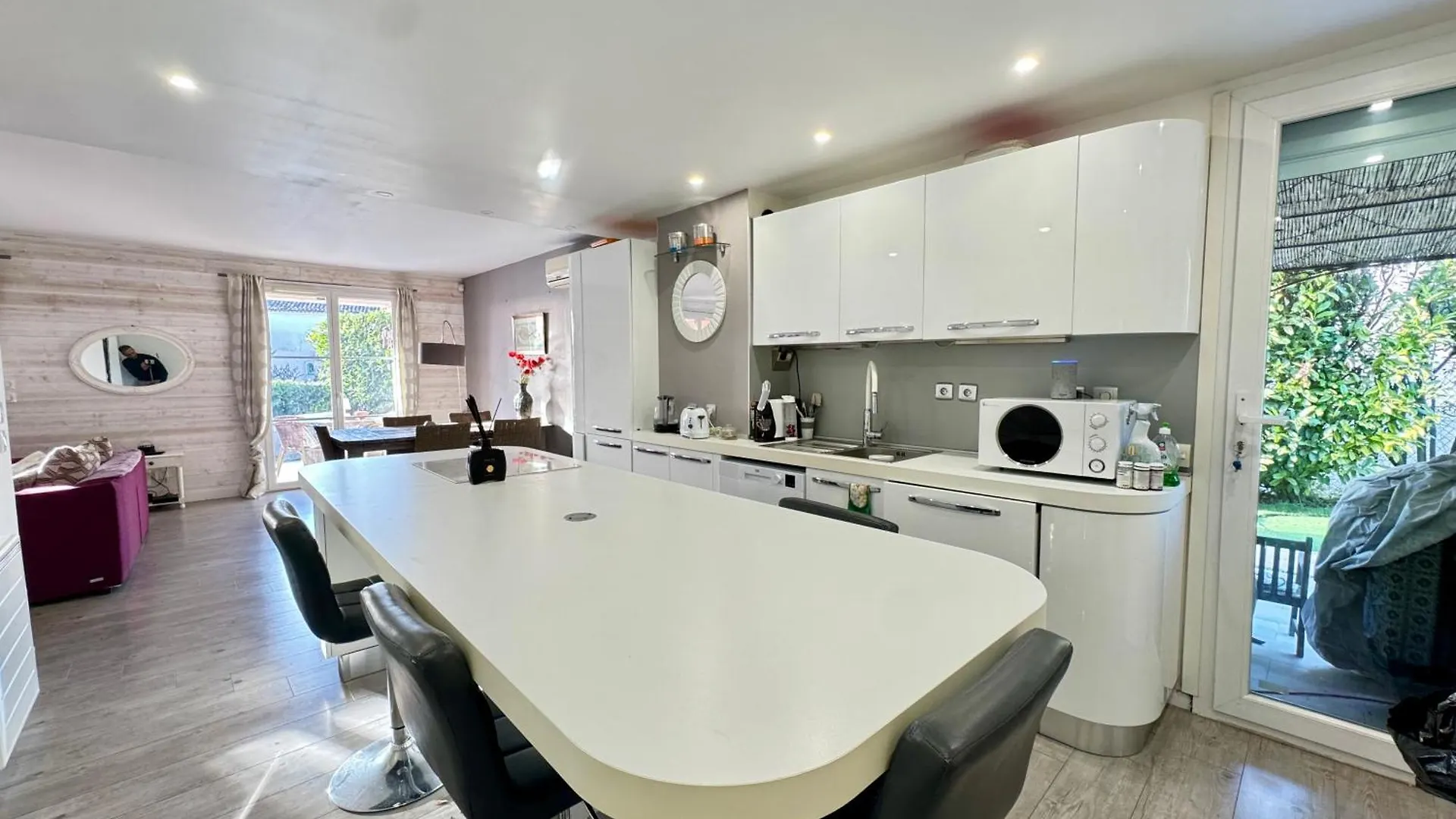 Holiday Sun Villa Villeneuve-Loubet Francie