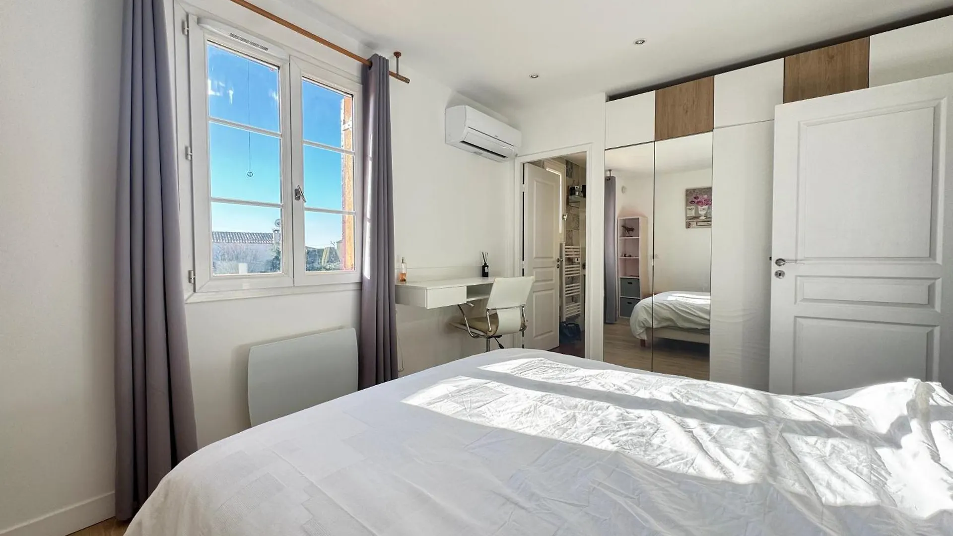 Holiday Sun Villa Villeneuve-Loubet 0*,  France