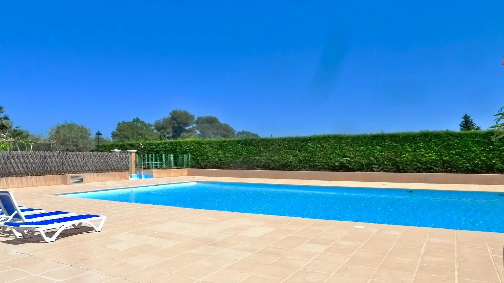 Holiday Sun Villa Villeneuve-Loubet