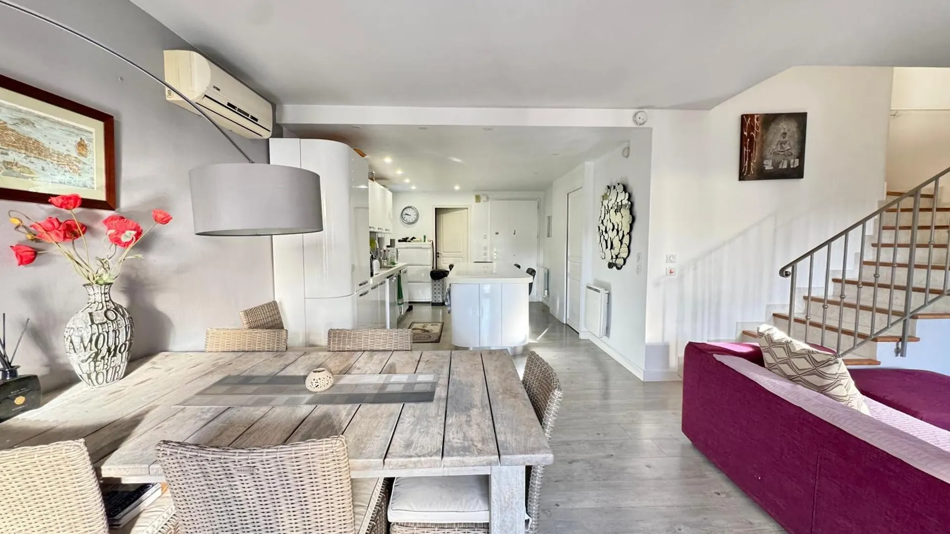 Holiday Sun Villa Villeneuve-Loubet 0*,  France