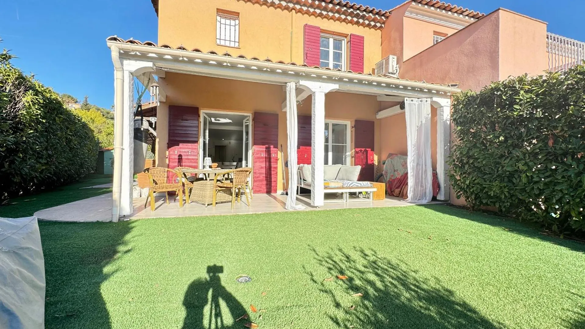 Holiday Sun Villa Villeneuve-Loubet France