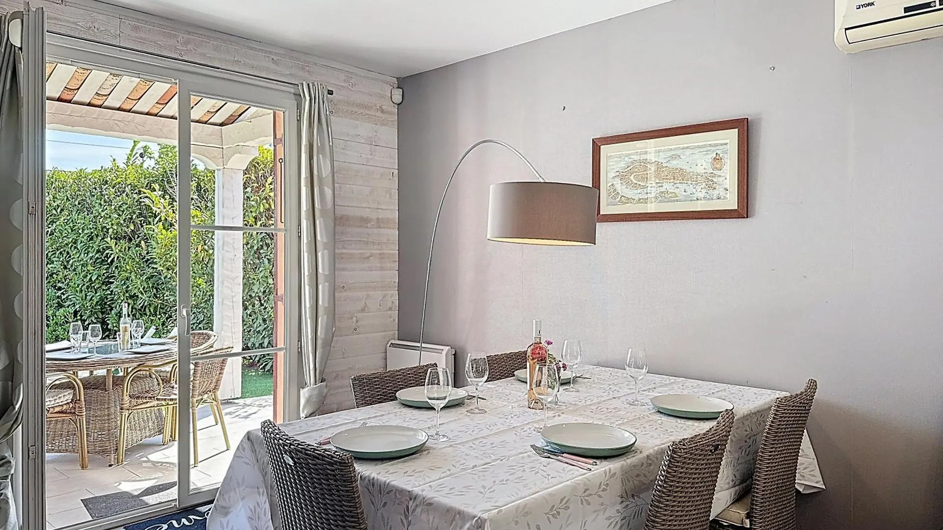 Holiday Sun Villa Villeneuve-Loubet